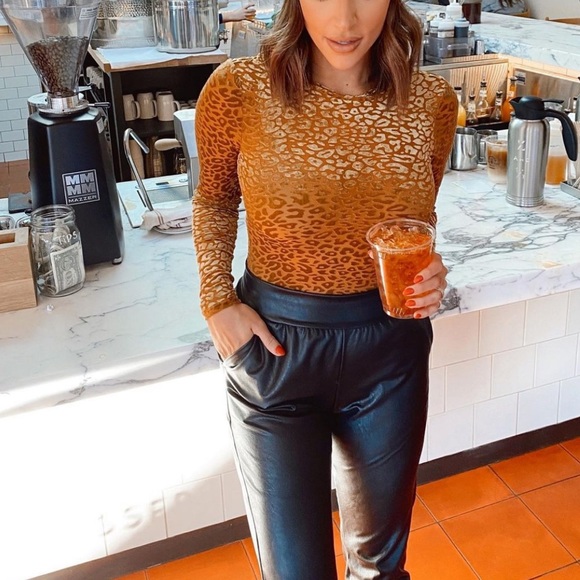 Leopard 🐆 burnout top - Picture 2 of 8